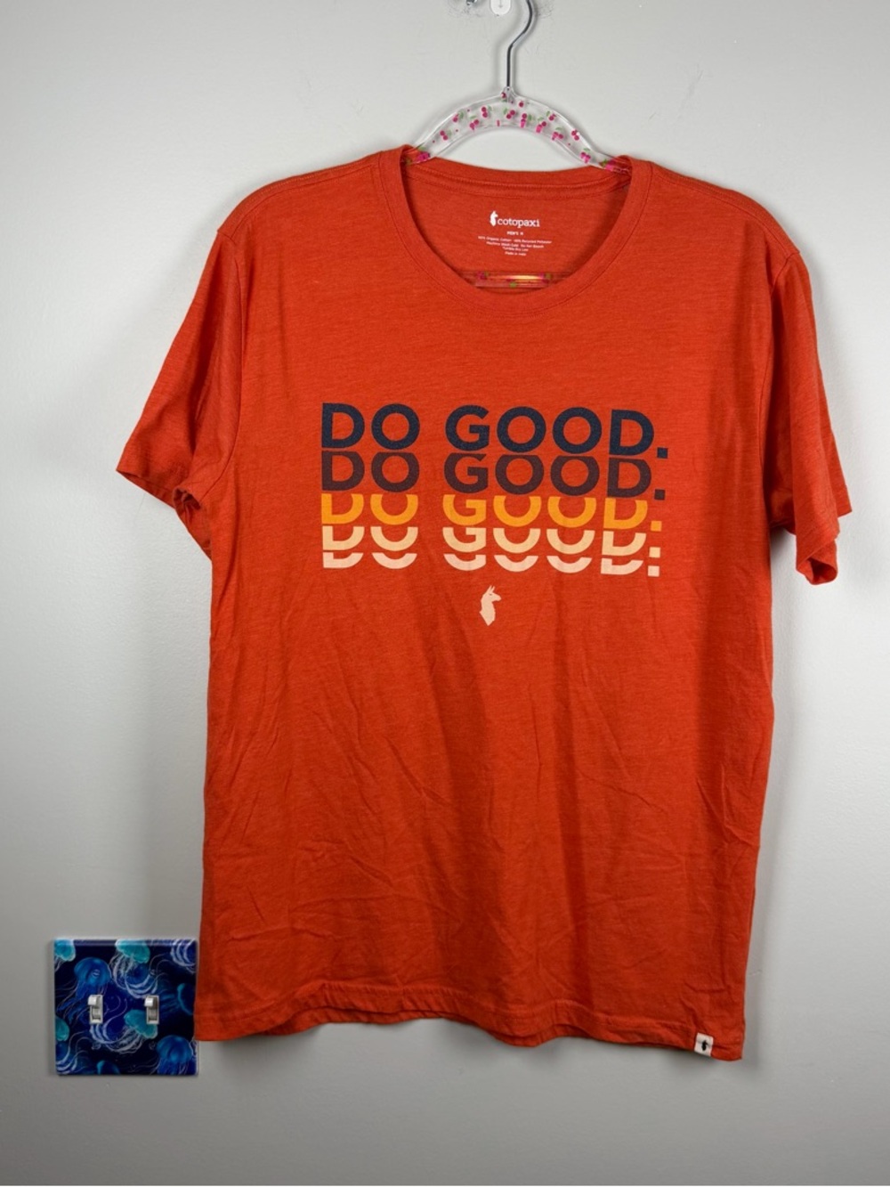 Cotopaxi Do Good Repeat Graphic T-Shirt Men's Medium Orange Organic Cotton Blend